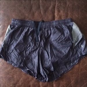 Oiselle  Hole Punch Size 4 Running Shorts